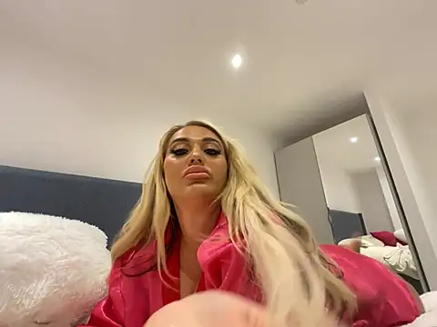 Snapshot of TastyTiffanyy chatting on March 5, 2025, 11:05 pm TastyTiffanyy online show from March 5, 2025, 11:05 pm