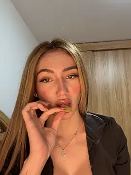 Snapshot of Maddy_Jones chatting on November 23, 2025, 3:38 am Maddy Jones online show from November 23, 2025, 3:38 am