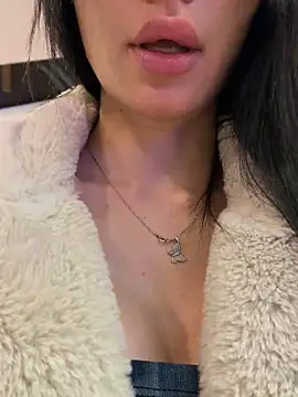 Snapshot of Maddy_Jones chatting on December 5, 2025, 9:23 pm Maddy Jones online show from December 5, 2025, 9:23 pm