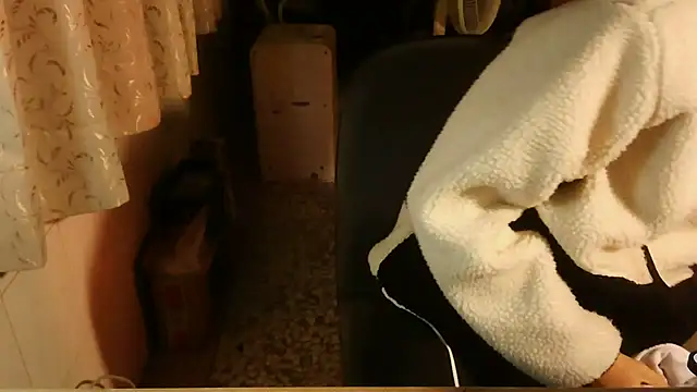 Snapshot of KYU890428 chatting on January 7, 2026, 4:45 pm KYU890428 online show from January 7, 2026, 4:45 pm