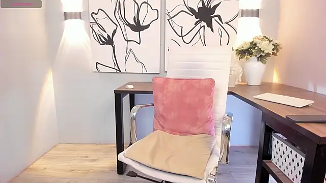 iriis rosse online show from March 6, 2025, 10:15 pm