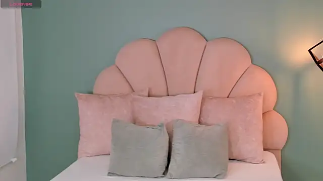 Snapshot of victoria_camm chatting on December 5, 2025, 12:15 pm victoria camm online show from December 5, 2025, 12:15 pm