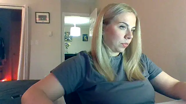 HappyIva online show from November 2, 2025, 4:06 am