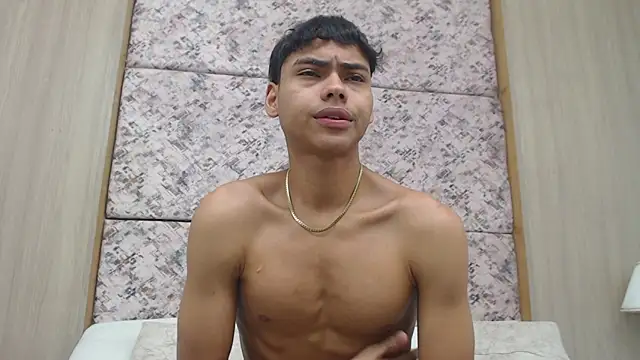 adam piarse01 online show from February 25, 2026, 5:18 am