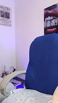 downsonMia online show from March 29, 2026, 12:07 pm