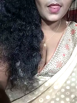 YERY HOT online show from November 9, 2025, 6:01 pm