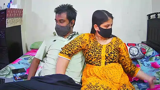 Snapshot of Hot_Nila chatting on December 16, 2025, 3:33 am Hot Nila online show from December 16, 2025, 3:33 am