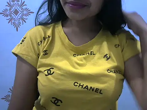 Snapshot of Misha_Sweett chatting on March 18, 2025, 3:33 pm Misha Sweett online show from March 18, 2025, 3:33 pm