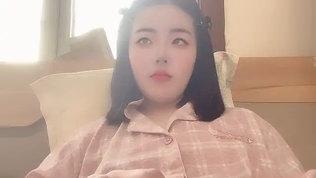 Koi-Serenac online show from February 17, 2025, 11:02 am