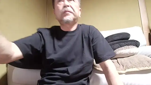 Snapshot of Ryo-j chatting on May 16, 2026, 1:32 pm Ryo-j online show from May 16, 2026, 1:32 pm
