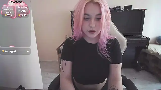 Snapshot of hornyyeva chatting on March 19, 2025, 5:41 am hornyyeva online show from March 19, 2025, 5:41 am