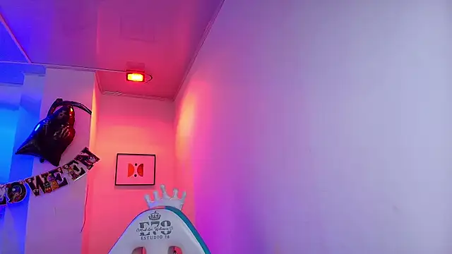 Snapshot of Arianna_sweeet chatting on October 28, 2025, 3:29 am Arianna sweeet online show from October 28, 2025, 3:29 am