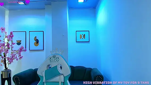 Snapshot of Arianna_sweeet chatting on October 12, 2025, 3:30 am Arianna sweeet online show from October 12, 2025, 3:30 am