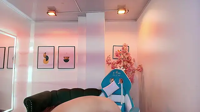 Arianna sweeet online show from April 24, 2026, 4:25 am