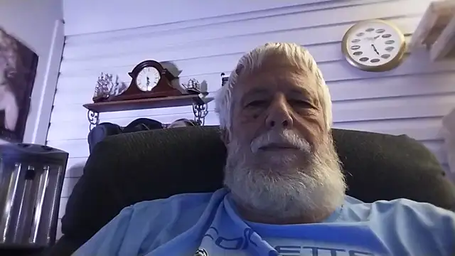 Snapshot of Futura_intx chatting on June 25, 2026, 10:31 am Futura intx online show from June 25, 2026, 10:31 am
