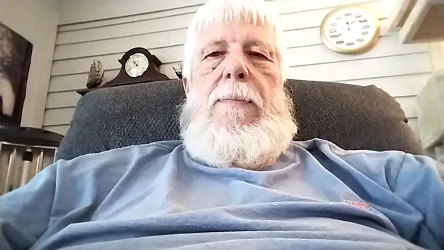 Snapshot of Futura_intx chatting on March 23, 2026, 4:40 pm Futura intx online show from March 23, 2026, 4:40 pm