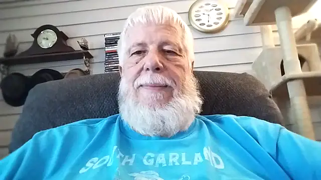 Snapshot of Futura_intx chatting on March 4, 2026, 3:31 pm Futura intx online show from March 4, 2026, 3:31 pm