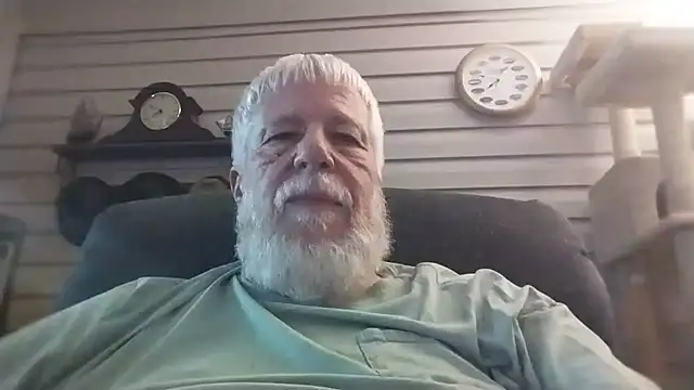 Snapshot of Futura_intx chatting on May 29, 2026, 12:49 am Futura intx online show from May 29, 2026, 12:49 am