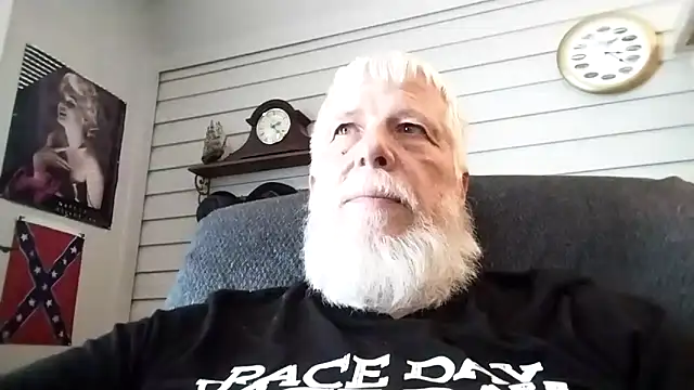 Snapshot of Futura_intx chatting on March 8, 2026, 8:23 pm Futura intx online show from March 8, 2026, 8:23 pm