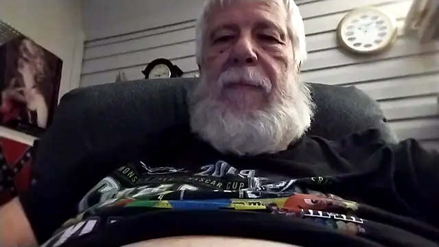 Snapshot of Futura_intx chatting on April 6, 2026, 3:13 am Futura intx online show from April 6, 2026, 3:13 am