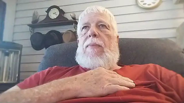 Snapshot of Futura_intx chatting on May 16, 2026, 8:19 pm Futura intx online show from May 16, 2026, 8:19 pm