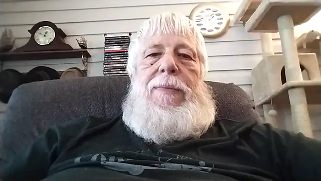 Snapshot of Futura_intx chatting on April 25, 2026, 6:49 pm Futura intx online show from April 25, 2026, 6:49 pm