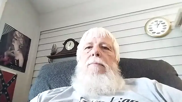 Snapshot of Futura_intx chatting on February 13, 2026, 7:03 pm Futura intx online show from February 13, 2026, 7:03 pm