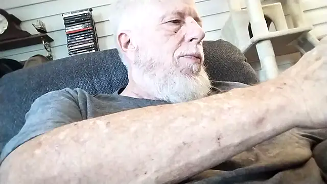 Snapshot of Futura_intx chatting on February 19, 2026, 7:11 pm Futura intx online show from February 19, 2026, 7:11 pm