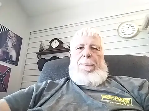 Snapshot of Futura_intx chatting on February 28, 2026, 6:40 pm Futura intx online show from February 28, 2026, 6:40 pm