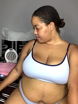 Snapshot of sexytinashe21 chatting on December 15, 2025, 7:41 pm sexytinashe21 online show from December 15, 2025, 7:41 pm