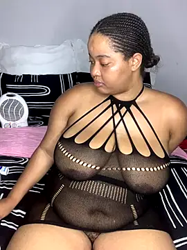 Snapshot of sexytinashe21 chatting on December 16, 2025, 7:40 pm sexytinashe21 online show from December 16, 2025, 7:40 pm