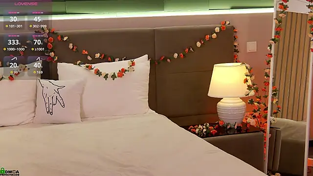 Snapshot of Rina_Red chatting on March 25, 2026, 1:43 pm Rina Red online show from March 25, 2026, 1:43 pm