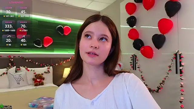 Snapshot of Rina_Red chatting on February 15, 2026, 1:39 am Rina Red online show from February 15, 2026, 1:39 am