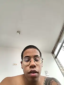 Snapshot of THEGOATHL chatting on October 5, 2025, 8:32 pm THEGOATHL online show from October 5, 2025, 8:32 pm