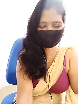 Snapshot of Lucky-Deepthi chatting on November 21, 2025, 11:59 pm Lucky-Deepthi online show from November 21, 2025, 11:59 pm