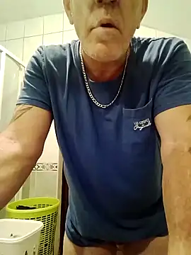 Snapshot of aigledauphin chatting on September 27, 2025, 5:35 am aigledauphin online show from September 27, 2025, 5:35 am