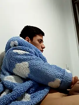 Snapshot of Mikeherz777 chatting on November 17, 2025, 9:02 am Mikeherz777 online show from November 17, 2025, 9:02 am