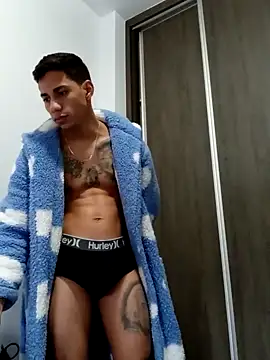 Snapshot of Mikeherz777 chatting on January 26, 2025, 4:09 pm Mikeherz777 online show from January 26, 2025, 4:09 pm