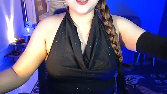 Snapshot of Mitikaa chatting on May 17, 2026, 1:22 pm Mitikaa online show from May 17, 2026, 1:22 pm