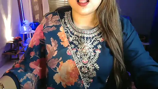 Snapshot of Mitikaa chatting on May 15, 2026, 1:42 pm Mitikaa online show from May 15, 2026, 1:42 pm
