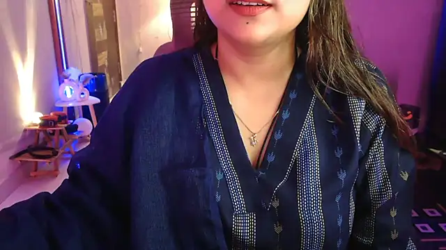 Snapshot of Mitikaa chatting on May 9, 2026, 1:25 pm Mitikaa online show from May 9, 2026, 1:25 pm