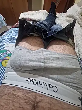 Snapshot of ziotony98 chatting on March 1, 2026, 5:35 pm ziotony98 online show from March 1, 2026, 5:35 pm