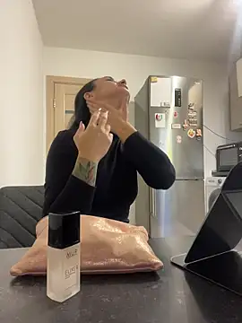 NNNoire online show from November 26, 2025, 11:21 am