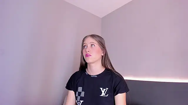 Snapshot of sara__jones_gh chatting on November 14, 2025, 7:50 pm sara jones gh online show from November 14, 2025, 7:50 pm