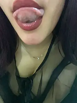 Snapshot of Maya_mimi chatting on February 28, 2025, 4:42 pm Maya mimi online show from February 28, 2025, 4:42 pm