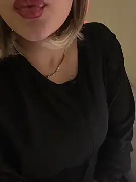 Snapshot of Maya_mimi chatting on March 1, 2026, 1:38 am Maya mimi online show from March 1, 2026, 1:38 am