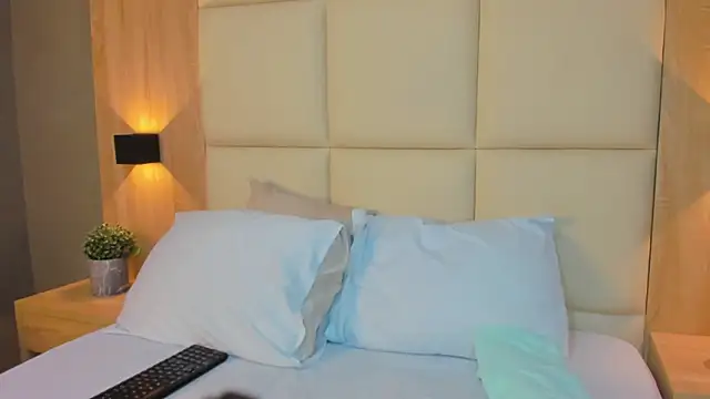 Snapshot of antonella_cutie_ chatting on December 20, 2025, 12:08 pm antonella cutie online show from December 20, 2025, 12:08 pm