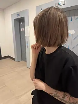 Alexandria Balenciaga online show from February 23, 2025, 9:16 pm