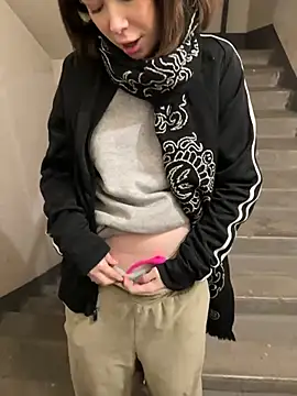 Alexandria Balenciaga online show from January 19, 2025, 6:53 pm