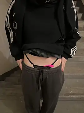 Alexandria Balenciaga online show from January 26, 2025, 8:02 pm